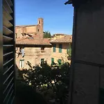L\'Indipendenza, La Casa Dei Viaggiatori