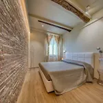 L\'Indipendenza, La Casa Dei Viaggiatori
